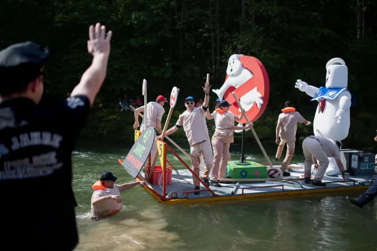 Ghostbusters-Floss am Flossrennen