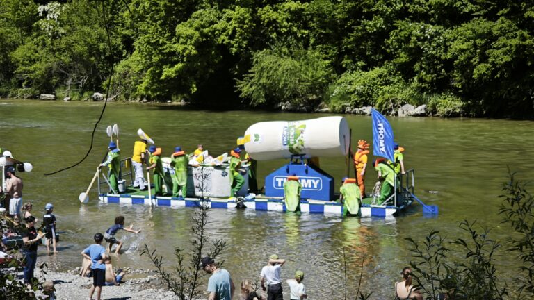Das Thomy-Floss der Flosschaote auf der Thur